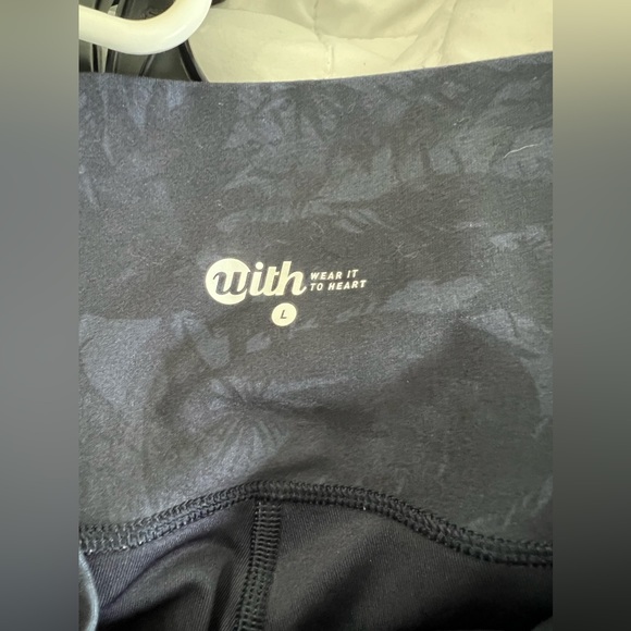 Tone It Up X Bandier Island Dip High Waist Legging Navy/Punk Size L. - Picture 8 of 8